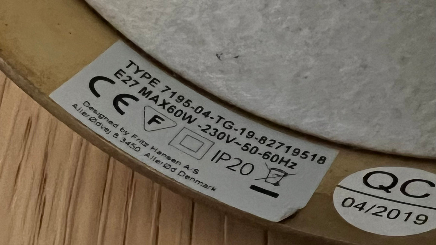 PM-02 Table Lamp by Paul McCobb re-edited by Fritz Hansen