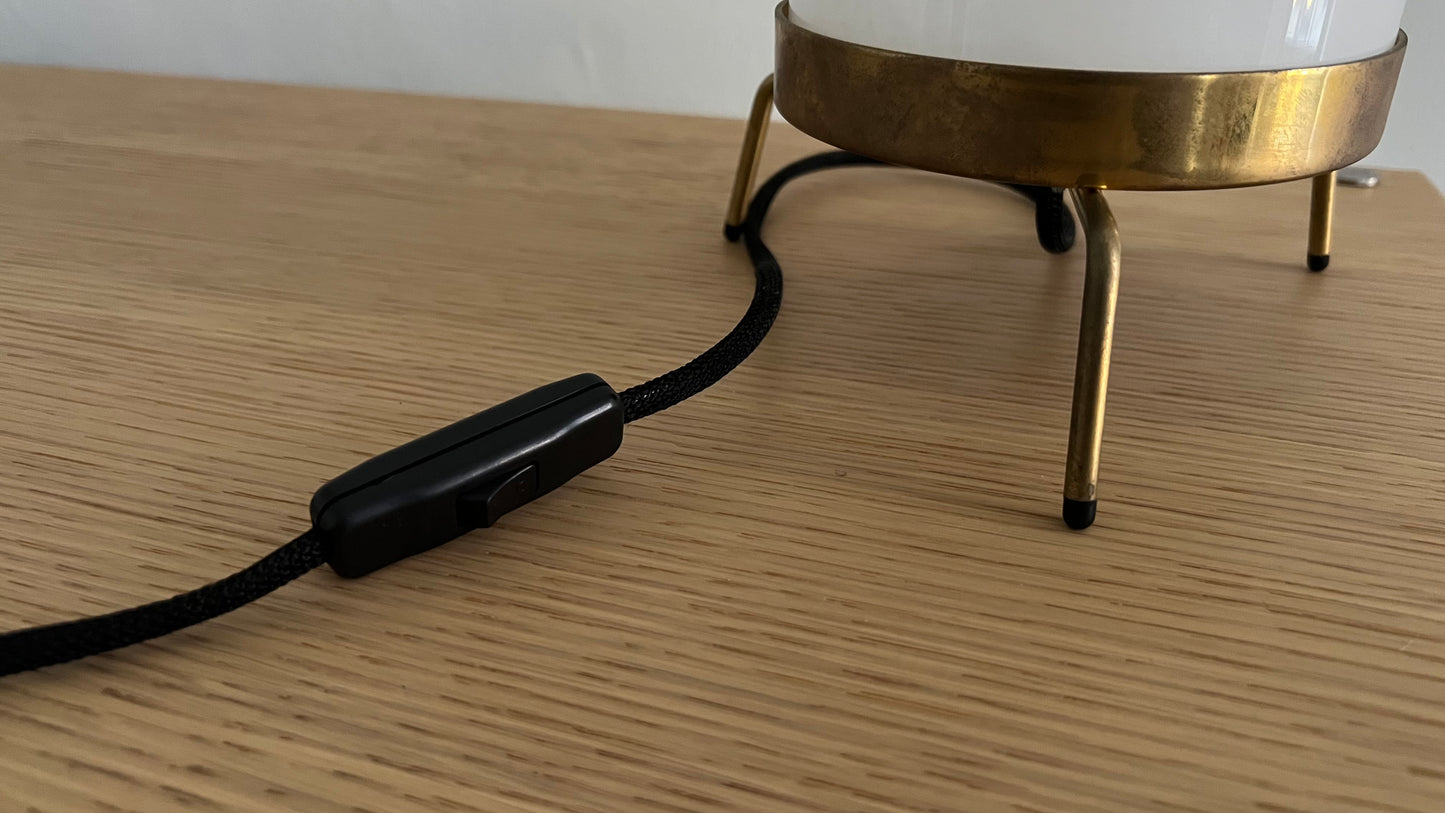 PM-02 Table Lamp by Paul McCobb re-edited by Fritz Hansen