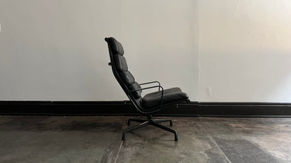 Soft Pad Lounge Chair