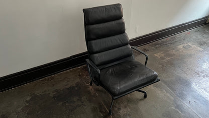 Soft Pad Lounge Chair