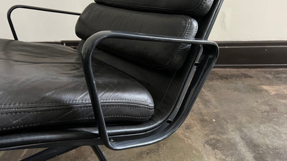 Soft Pad Lounge Chair