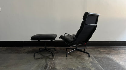 Soft Pad Lounge Chair with Ottoman