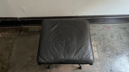 Soft Pad Lounge Chair with Ottoman