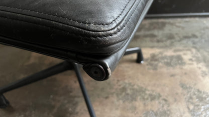 Soft Pad Lounge Chair with Ottoman