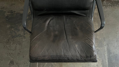 Soft Pad Lounge Chair with Ottoman