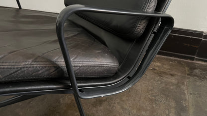 Soft Pad Lounge Chair with Ottoman